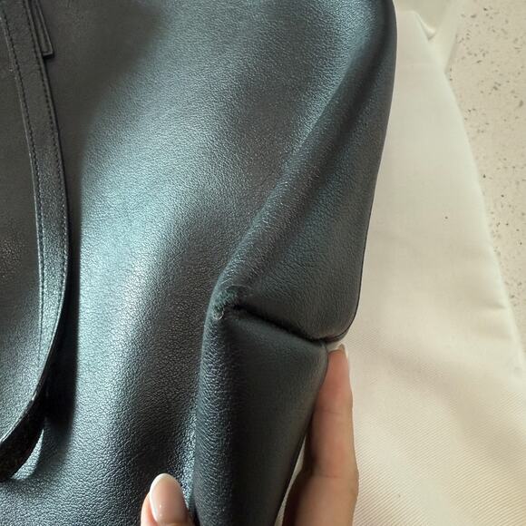 Saint Laurent Shopping Bag East West Tote Smooth Leather - Picture 9 of 14